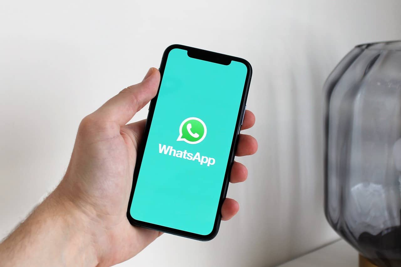 6 easy methods to fix 'WhatsApp Call Not Ringing' when Android phone is  locked