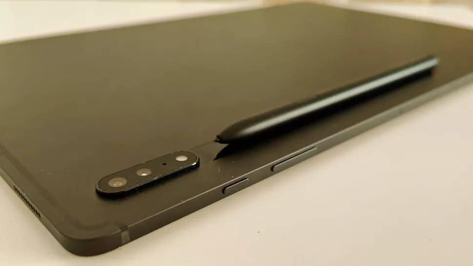 Samsung Galaxy Tab S8 Ultra design review
